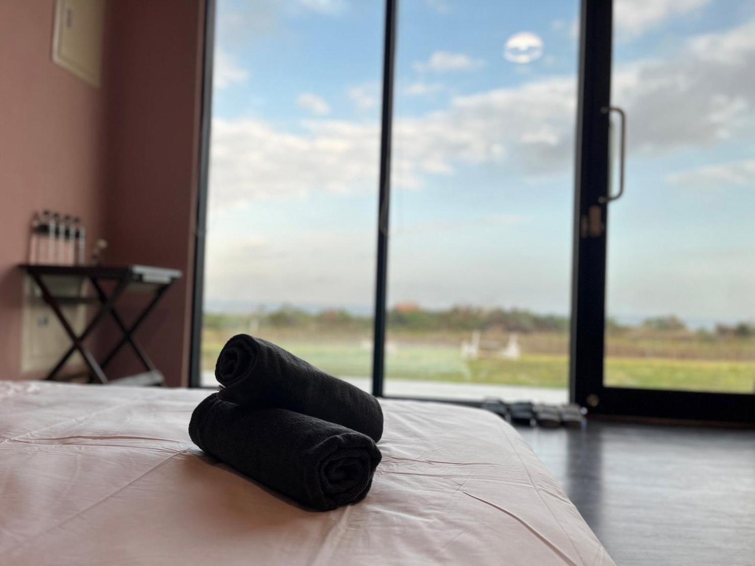 Lugo Hotel Manzhou Экстерьер фото